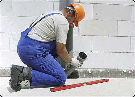Galdarak  fontanero trabajando